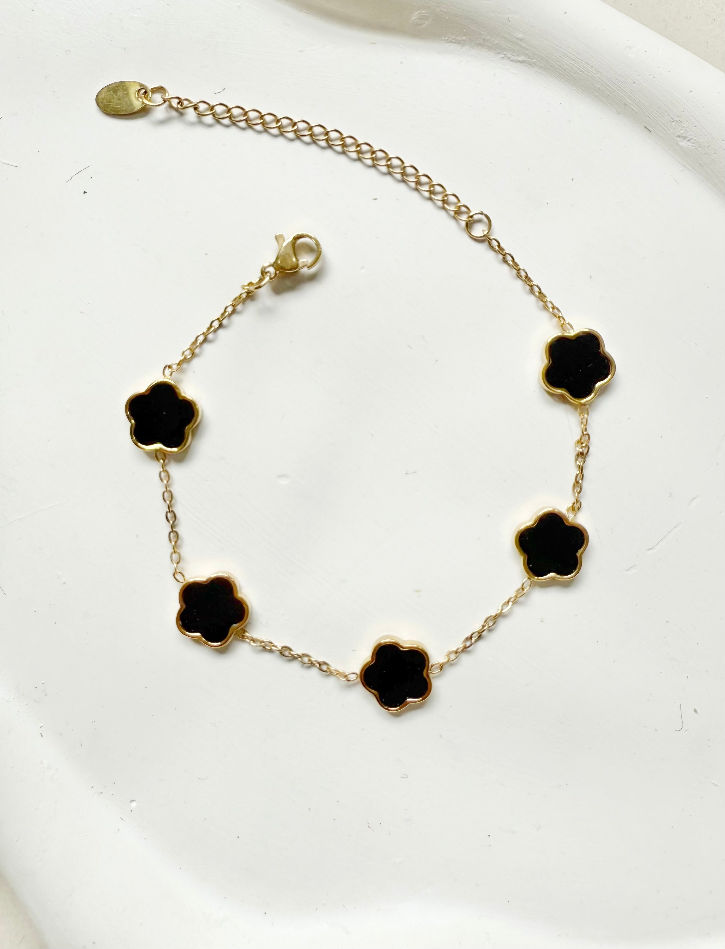 Lucky clover gold bracelet for women — Kimoore