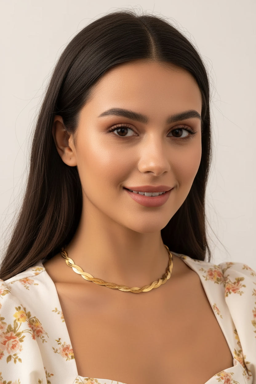 Golden Aura Necklace - Anti-Tarnish Minimal Jewellery