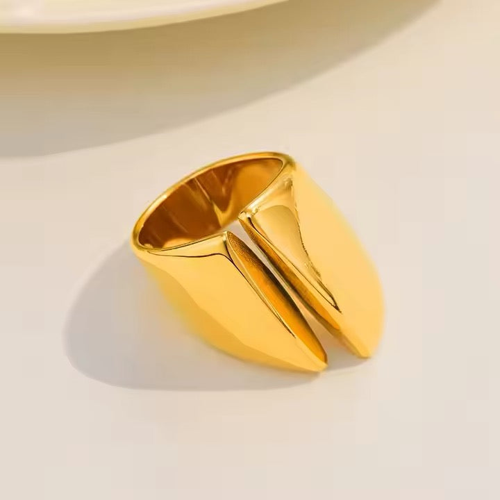 Arc Statement Ring