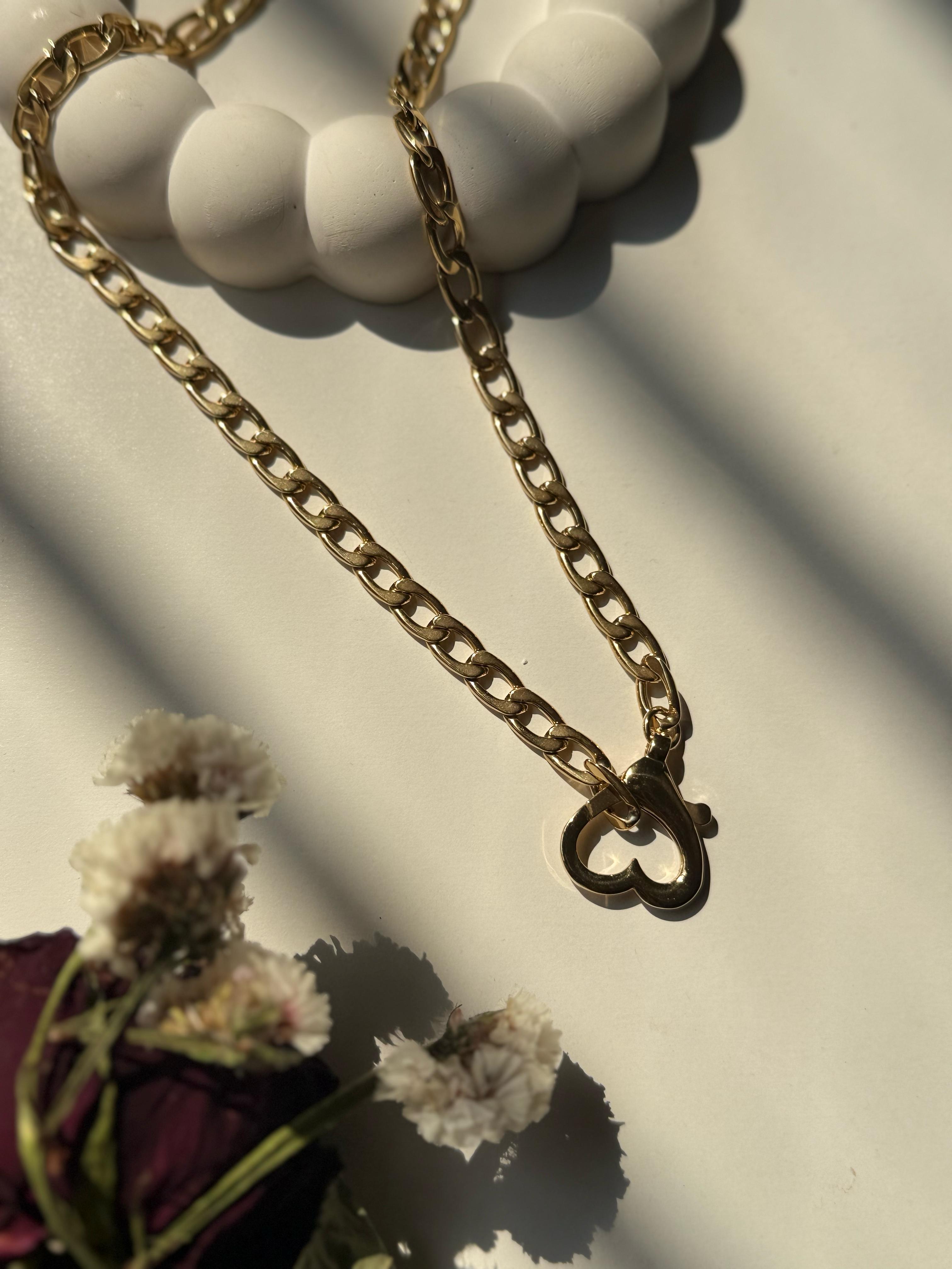 Golden Heart Link Necklace - Modern Statement Wear